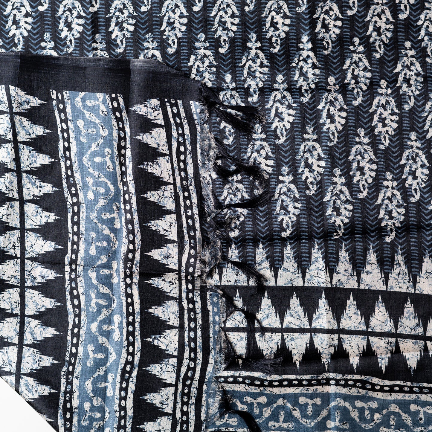 Chanderi dupatta with print design in navy and white color